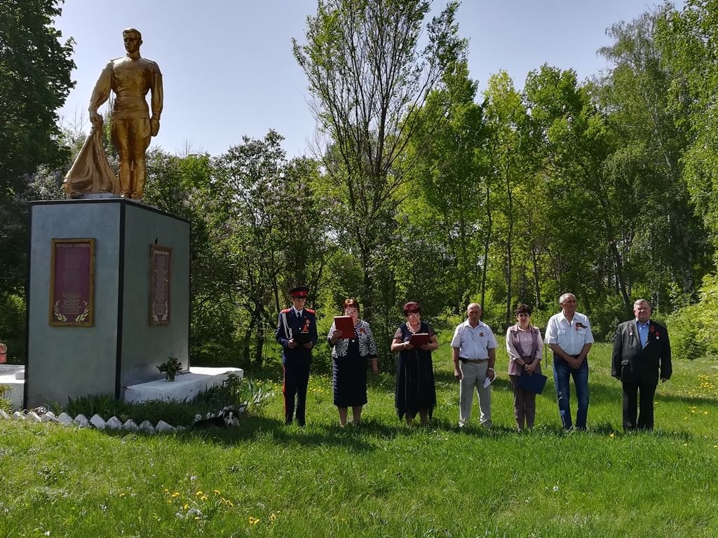 Погода красюковский подгоренский воронежской. Хутор Красюковский. Знаменитый земляк пгт Подгоренский.