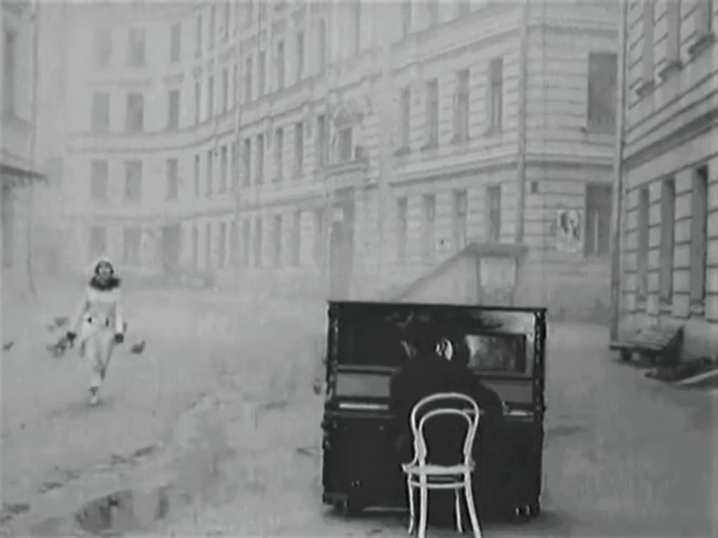 Кадр из художественного фильма Рустама Хамдамова «В горах мое сердце» (1967)