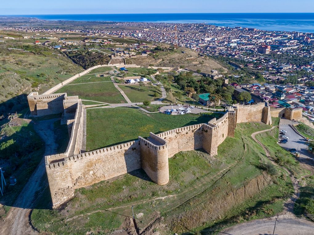 Крепость Нарын-Кала. Дербент, Республика Дагестан. Фотография: Анна Карасева / фотобанк «Лори»