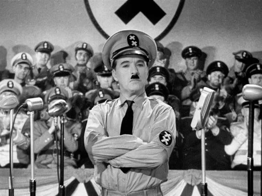 Кадр из художественного фильма Чарльза Чаплина «Великий диктатор» (1940)