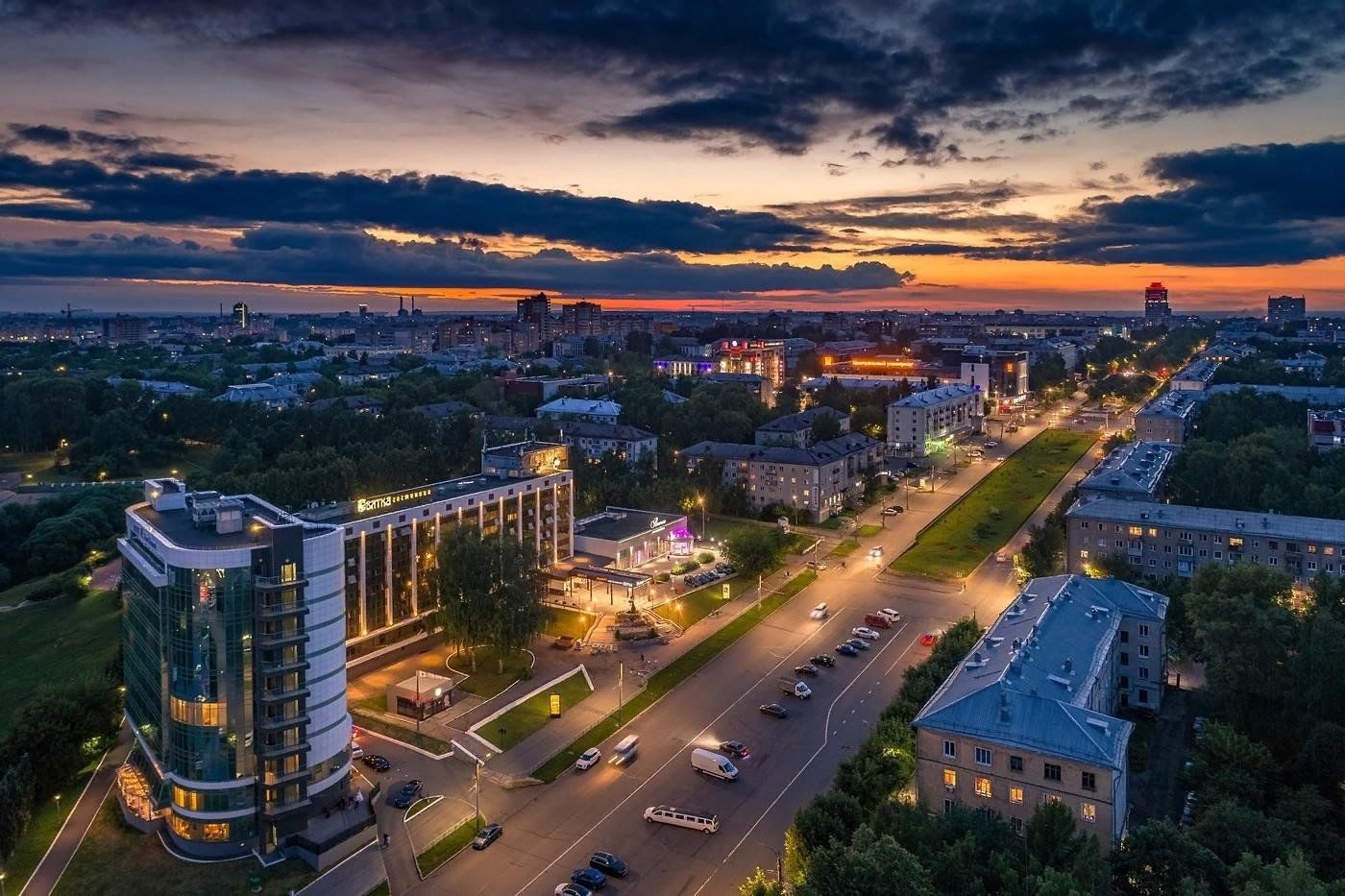 Кировский фотографии. Киров с высоты. Город Киров с квадрокоптера. Панорама Киров. Киров летом с высоты.