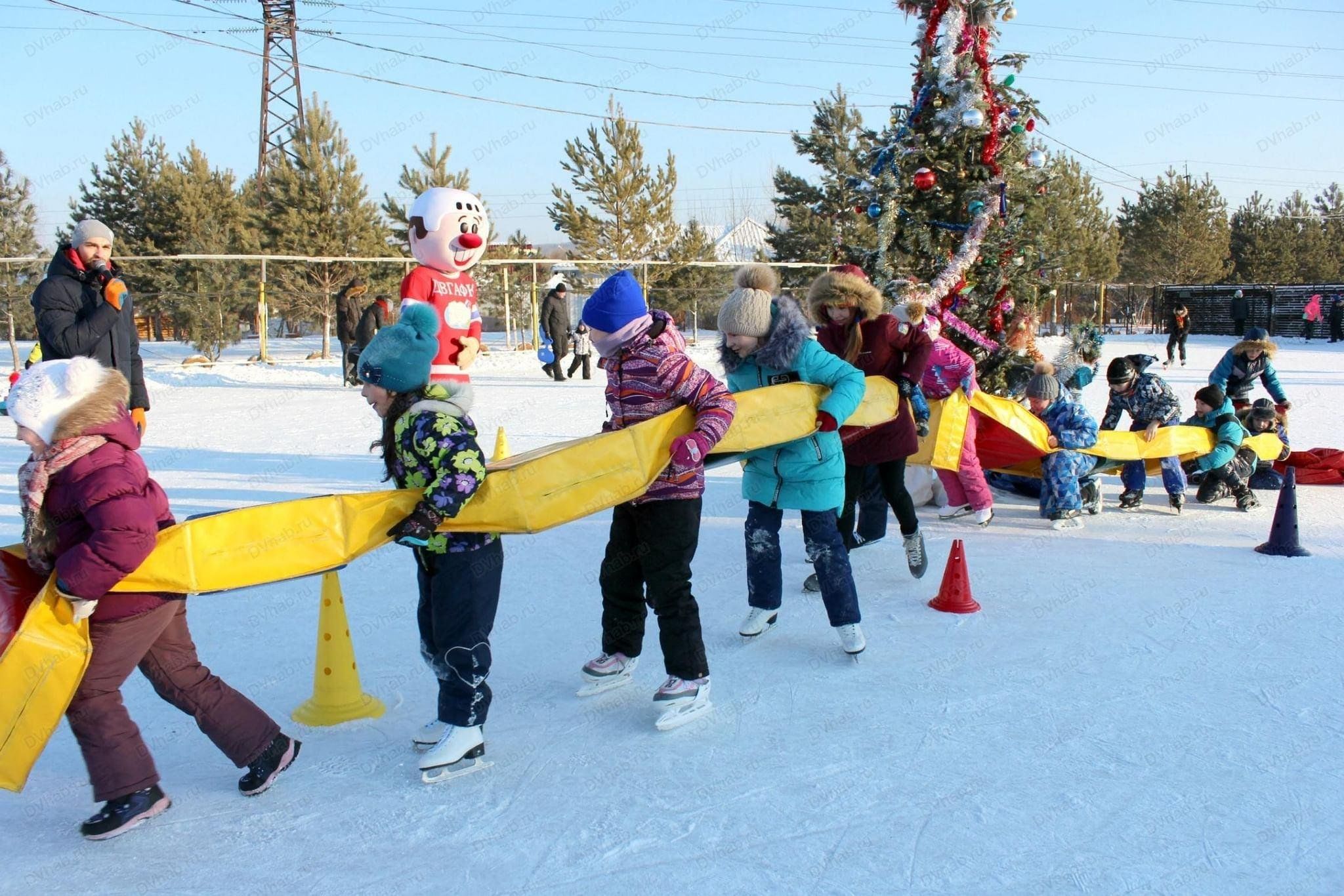 Новогодняя спортивная программа. Зимние Веселые старты. Зимние мероприятия. Спортивные соревнования зимние забавы. Зимние Веселые старты для детей.