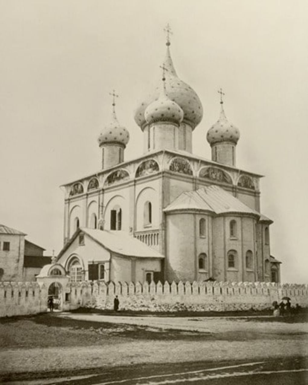 Суздальский собор. Иллюстрация из «Альбома фотографических видов памятников древнерусского искусства». 1874. Фотография: Михаил Настюков / Государственный Эрмитаж, Санкт-Петербург