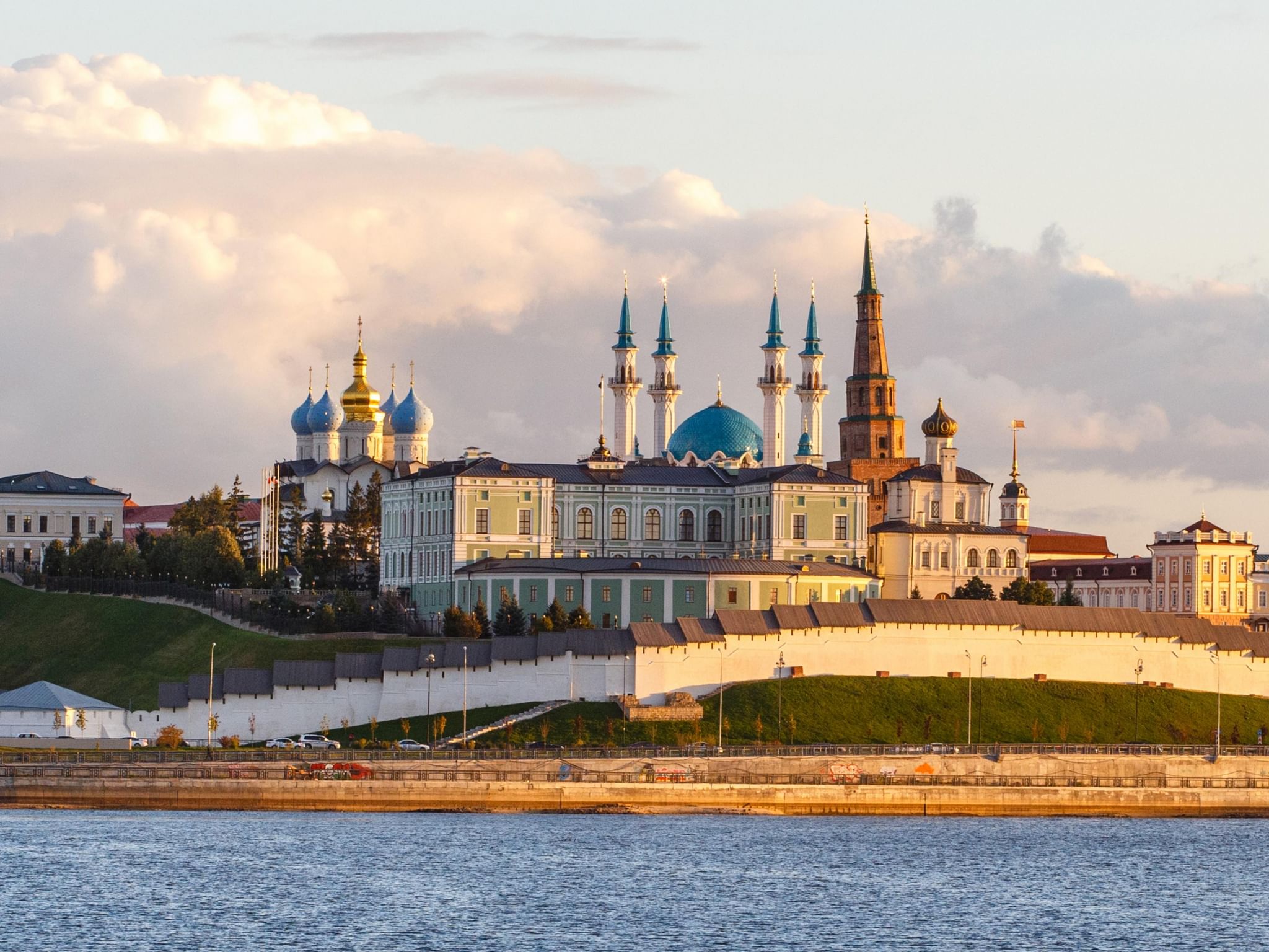 Заповедник казанский кремль. Казань Кремль 2022. Музей заповедник Казань. Казань музей заповедник Кремля. Казанский Кремль атаки.