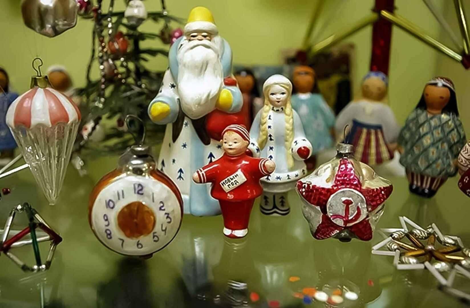 Елочные игрушки