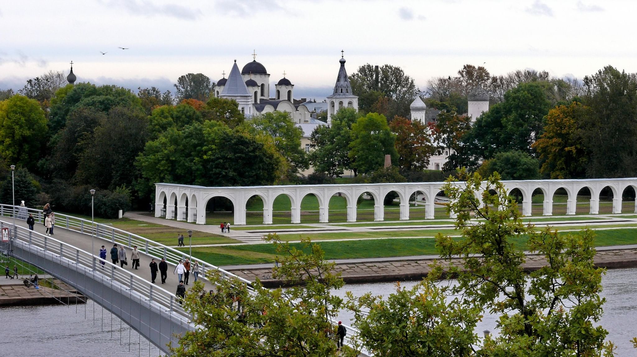 пешеходный мост в великом новгороде