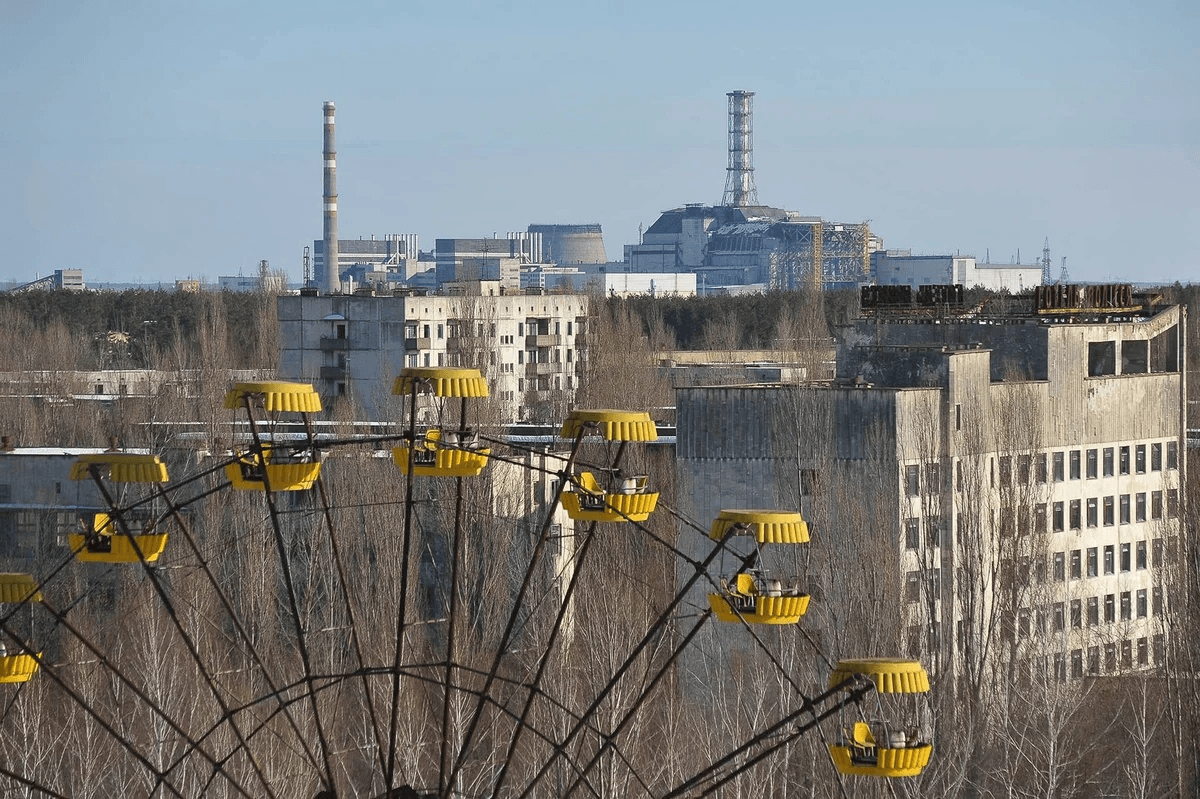 Москва припять. Чернобыль зона отчуждения Припять. Припять Чернобыль ЧАЭС зона отчуждения. Чернобыль зона ЧАЭС. Зона отчуждения Чернобыль станция Припять.