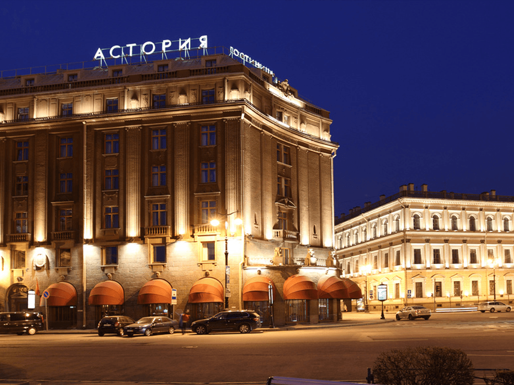 Гостиница «Астория» на Исаакиевской площади, Санкт-Петербург. Фотография: Дмитрий Неумоин / фотобанк «Лори»