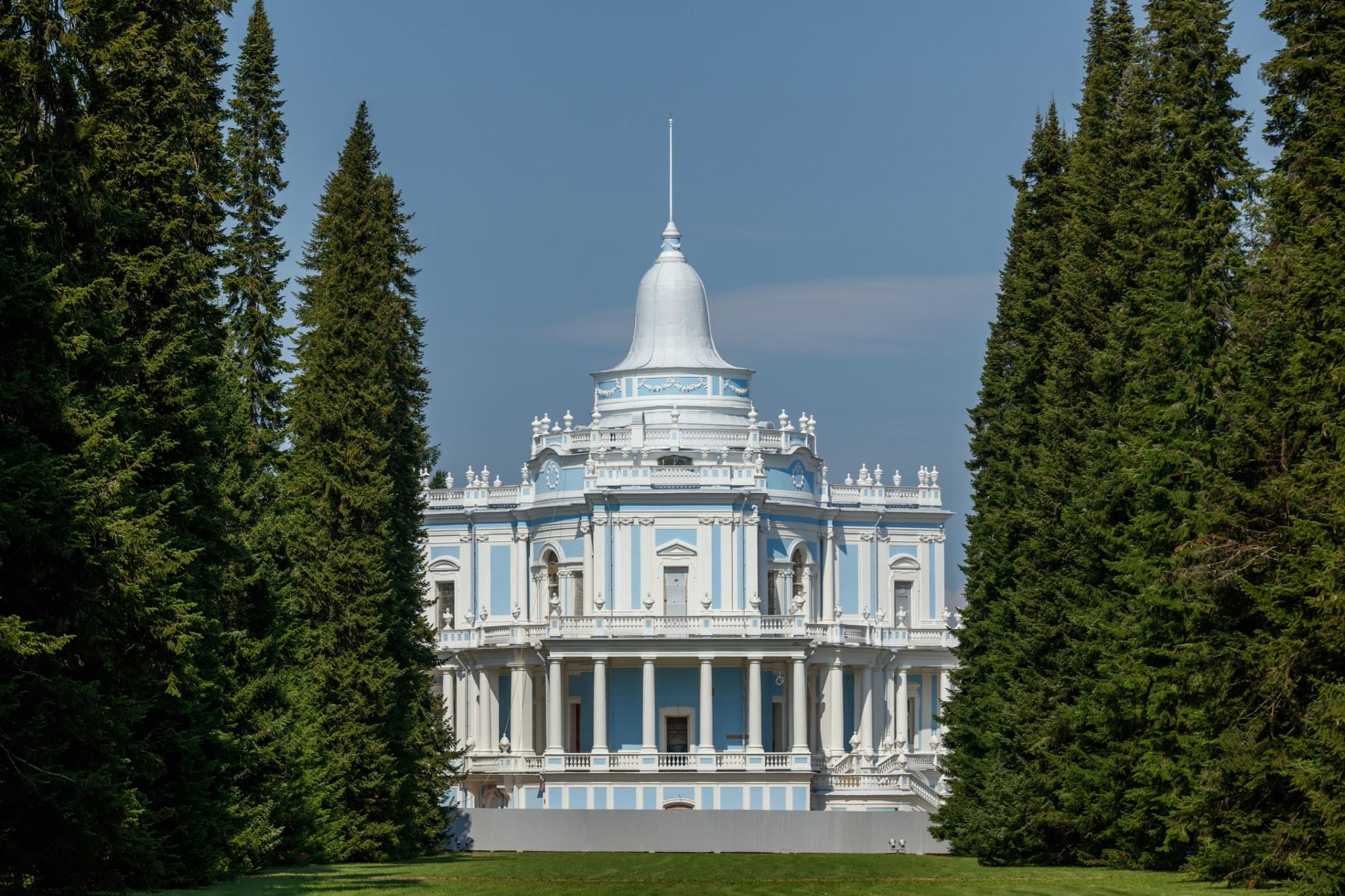 Павильон катальной горки в ораниенбауме фото