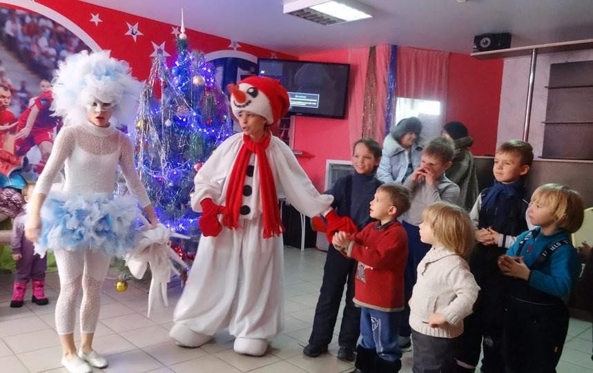 Сценарий новогоднего праздника на улице.