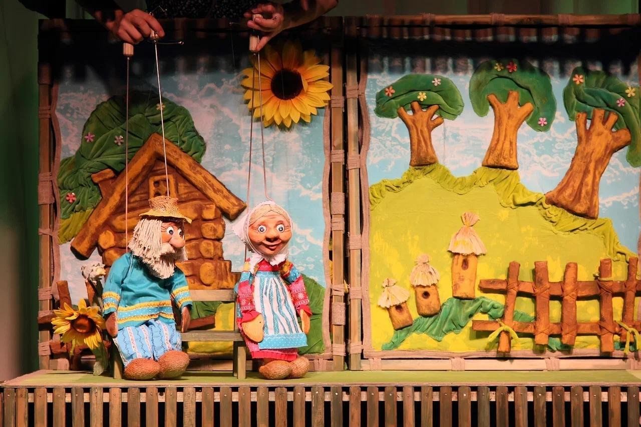 Кукольный театр на столе машенька и медведь