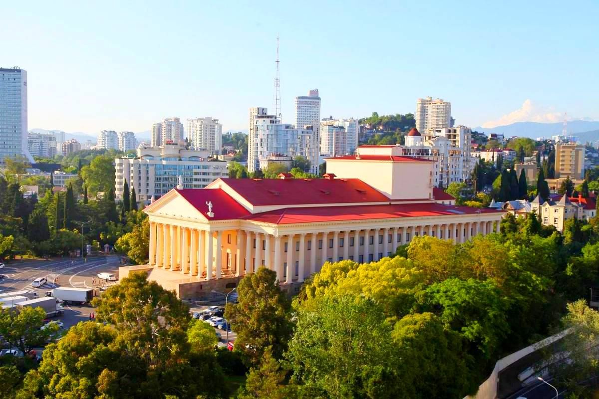 театры в сочи список