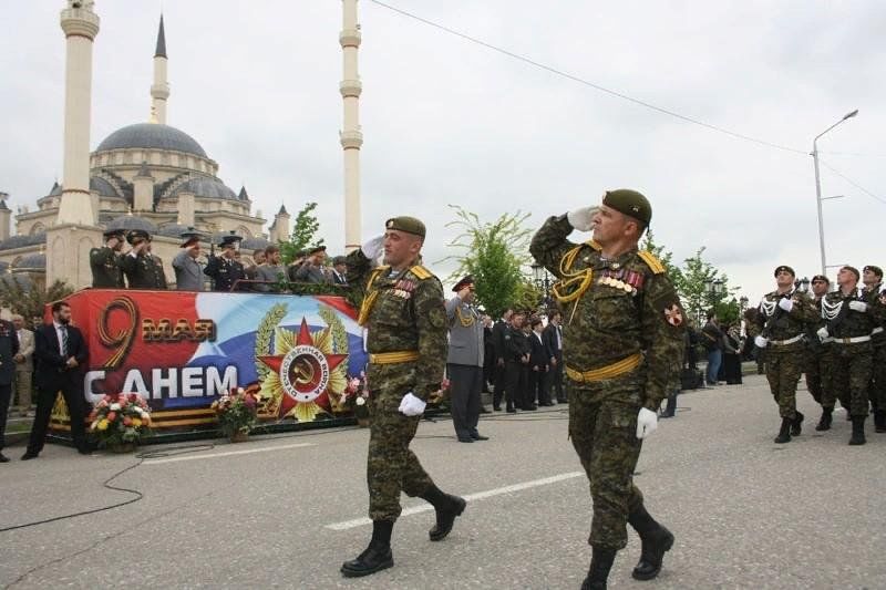 Грозный в мае. Парад Победы в Грозном. Парад день Победы в Чечне. Парад 9 мая в Чечне. День Победы в Грозном.