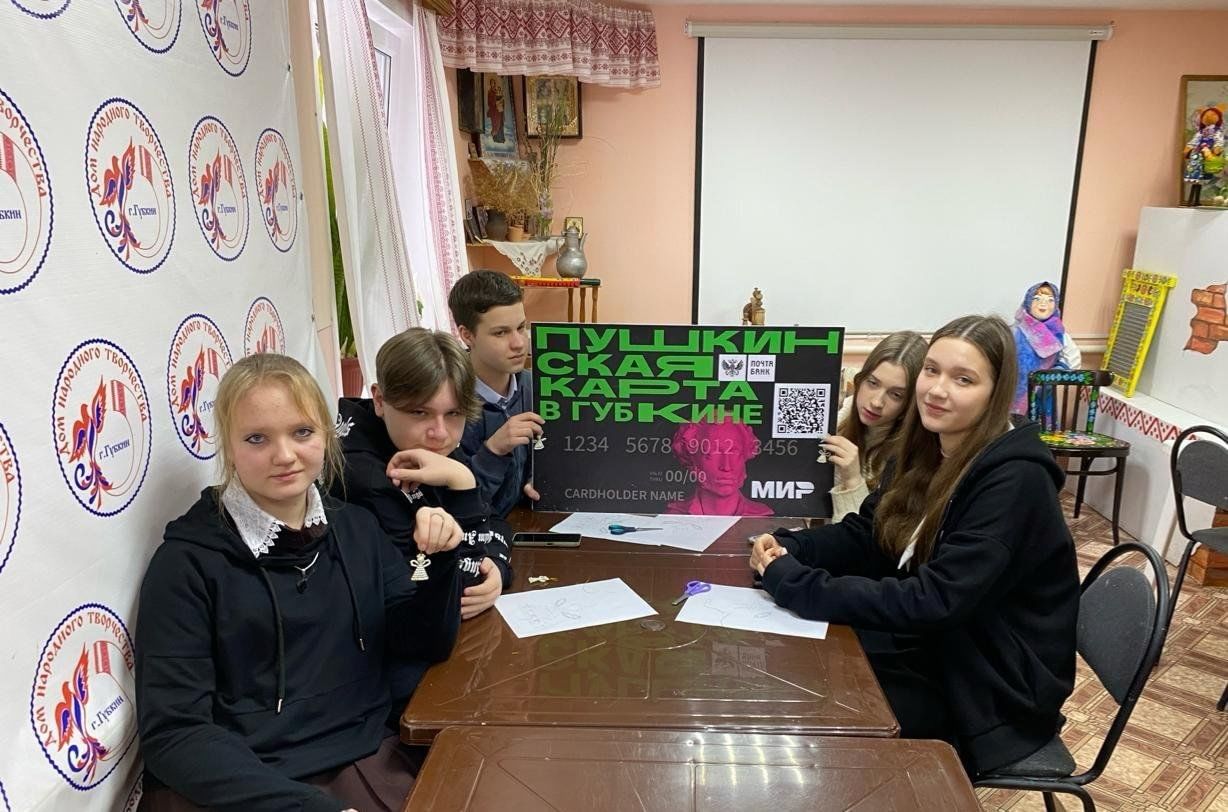 городская елка москва. рождество на площади революции 2022. путешествие в рождество 2020. путешествие в рождество 2024 программа. путешествие в рождество 2024 программа.