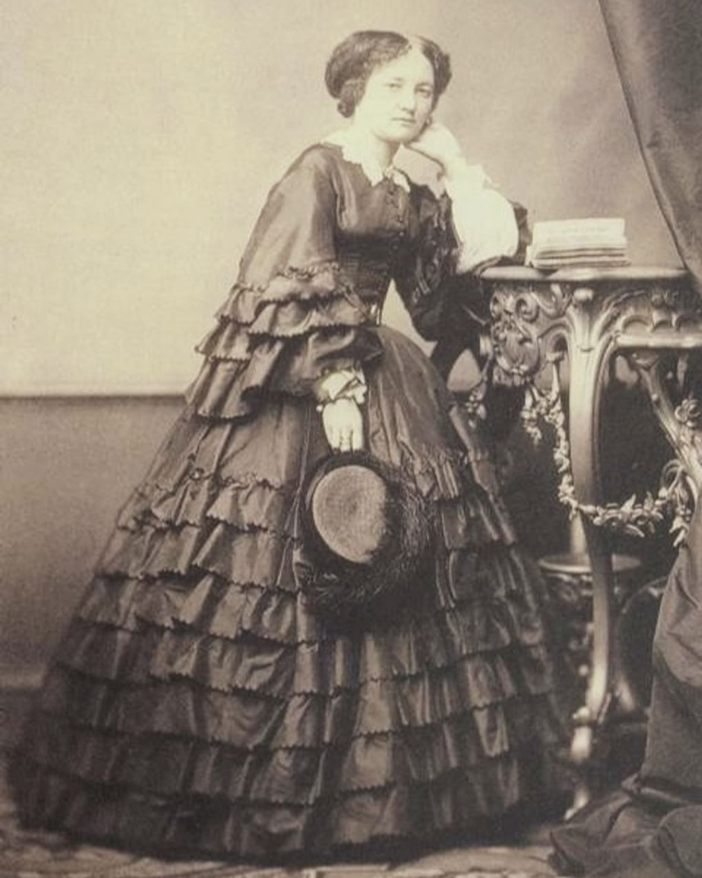 Анна Тютчева — дочь Федора Тютчева. 1862. Фотография: Ипполит Робийяр / ftutchev.ru