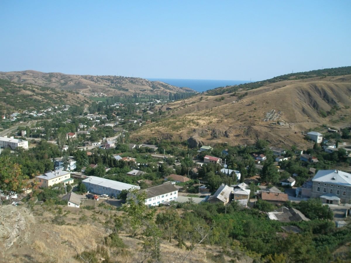 Погода крым пгт. Село Приветное Алуштинский. Село Приветное Крым. Село Приветное Крым Ускут. Крым посёлок Приветное Алушта.