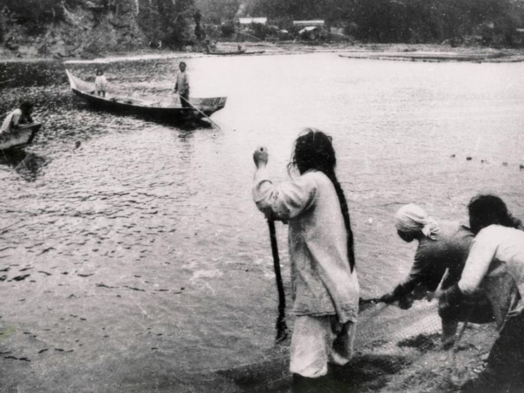 Нивхи на рыбной ловле на реке Поронай. Сахалинский областной краеведческий музей, Южно-Сахалинск