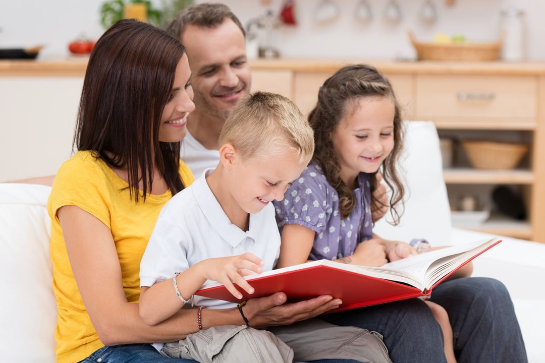 Дети читают о семье