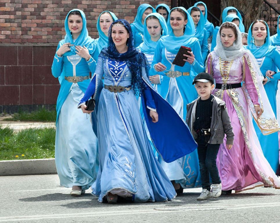 Чеченские фото. Чеченские женщины. Чеченцы девушки. Чеченская Республика девушки. Вайнахские женщины.