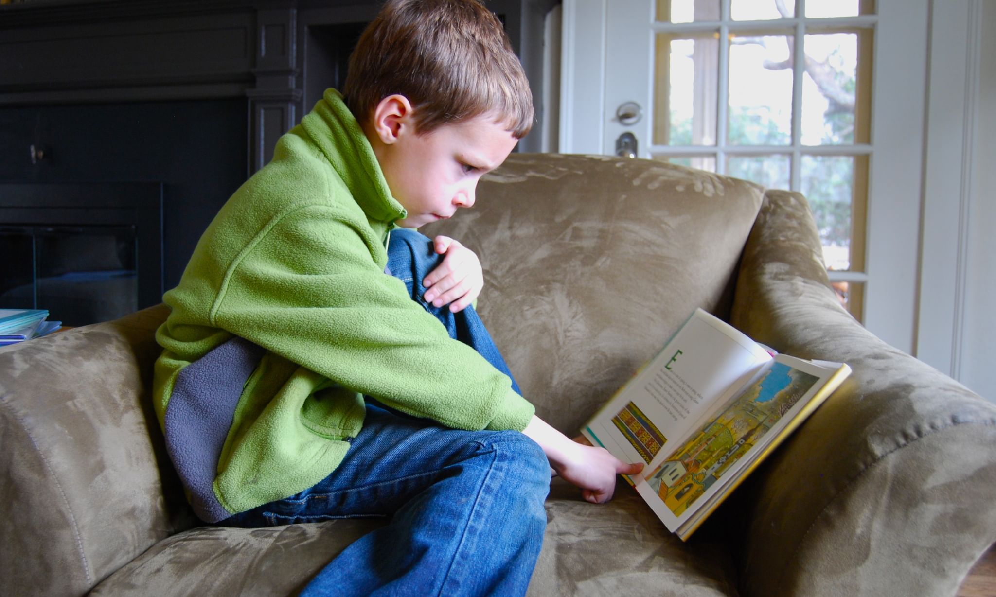 Библиотеки читают сказки. Дети читают. Чтение сказок. Сказки для детей читать. Чтение сказок детям.