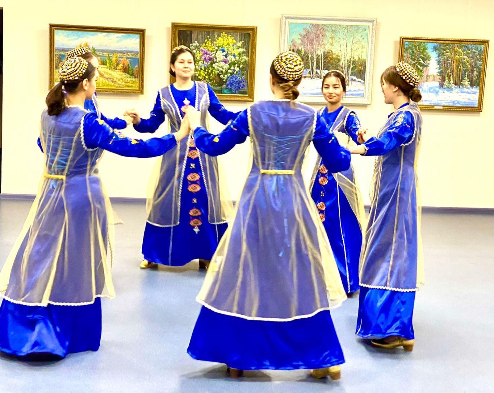 Туркменский танец