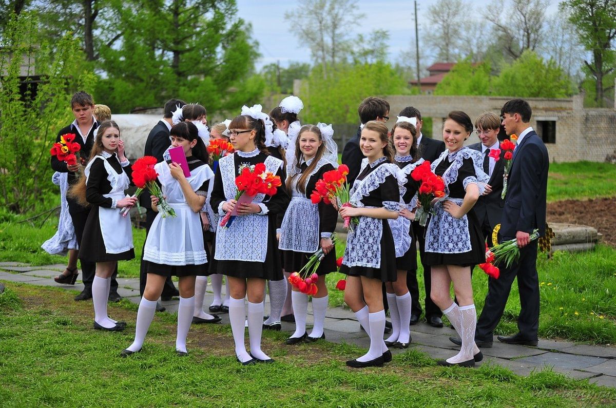 Подпись к фотографиям с последнего звонка