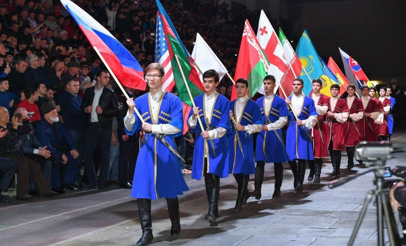 Республика осетия народ. Братство народов. Осетия Дружба народов. Северная Осетия население. Северная Осетия Алания население.