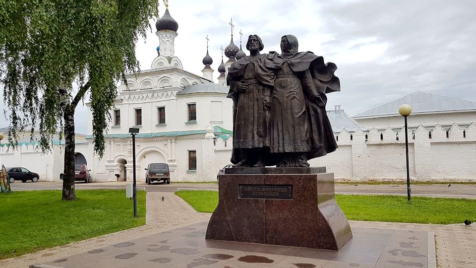 Муром монастырь памятник петру и февронии фото