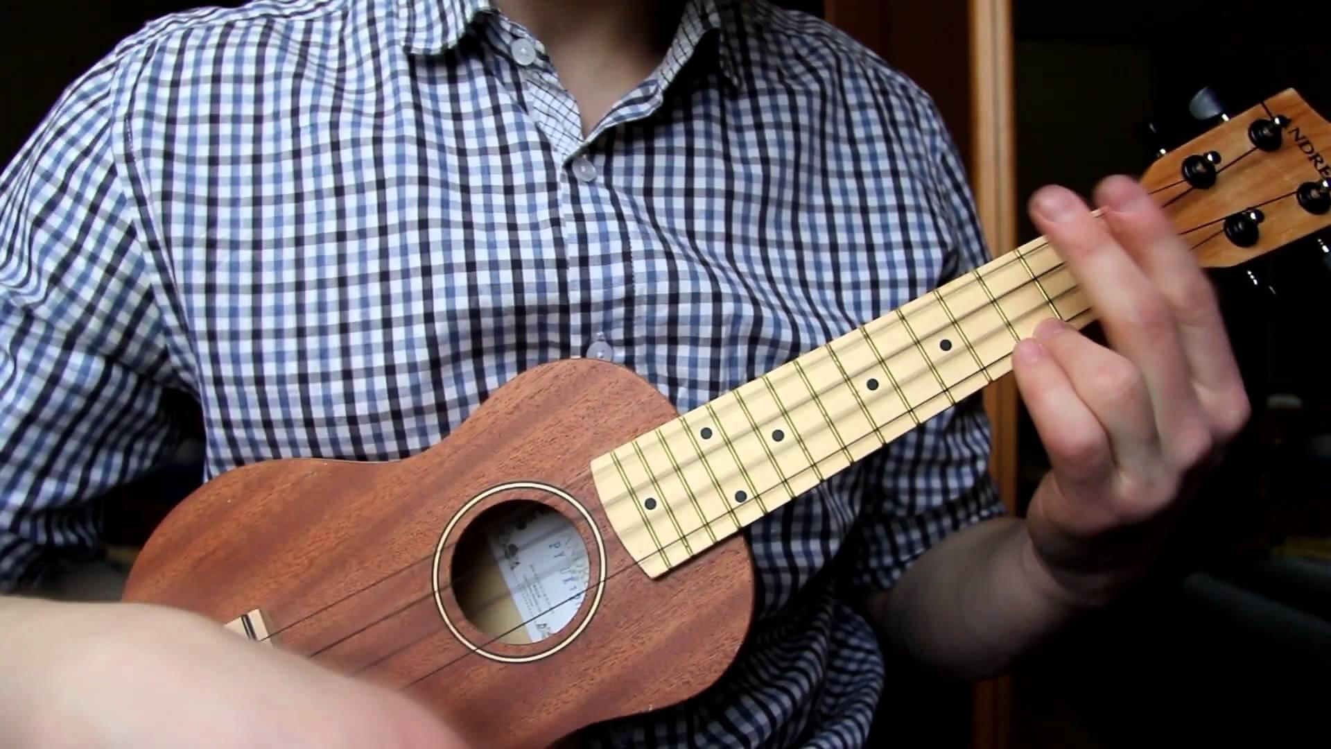 Музыка на 2 гитарах. 2 Февраля Всемирный день гавайской гитары World Ukulele Day. Игра на укулеле сопрано. Гавайи гитара укулеле. День укулеле 2 февраля.