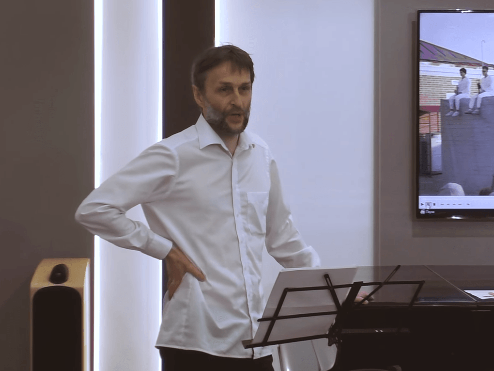 Композитор Александр Маноцков в эпизоде авторского цикла встреч «Нелекторий «Петя и волки» (2018)