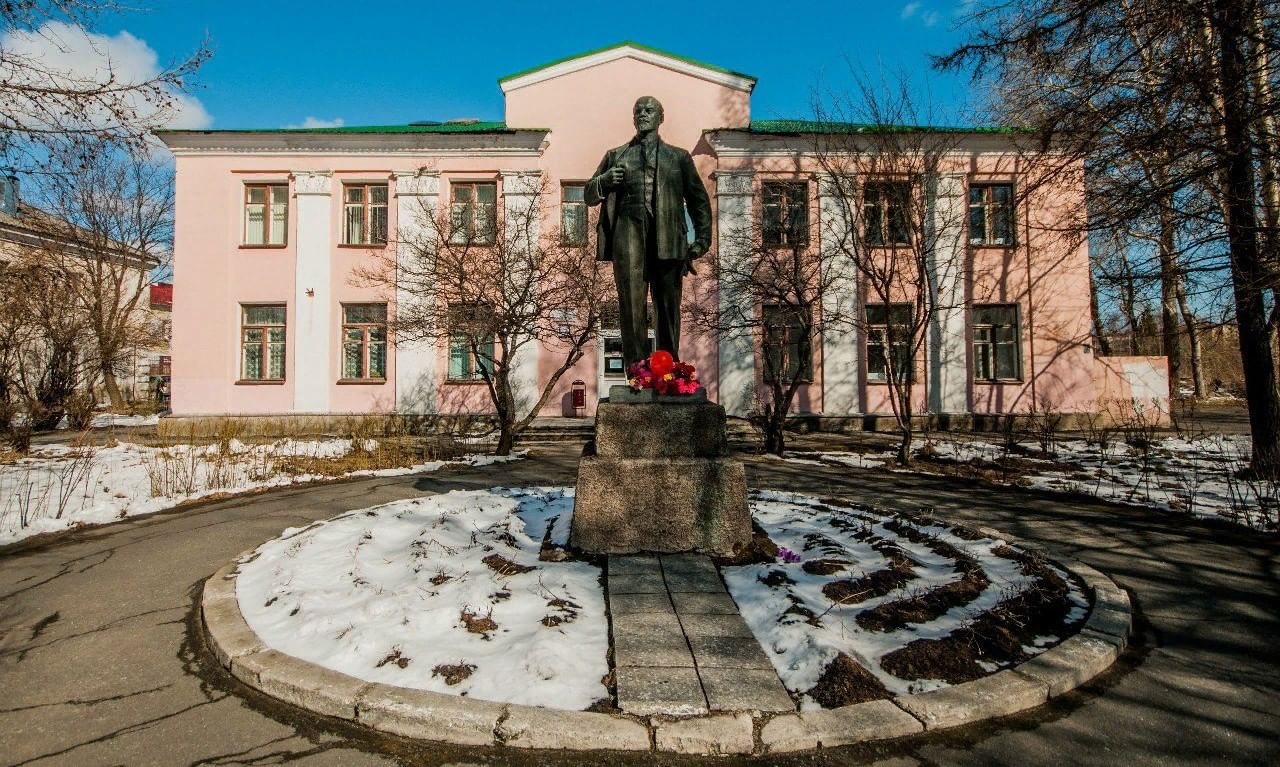 Кемская межпоселенческая центральная районная библиотека — Кемский район,  Пролетарский пр-кт., д 34. Подробная информация о библиотеке: расписание,  фото, адрес и т. д. на официальном сайте Культура.РФ