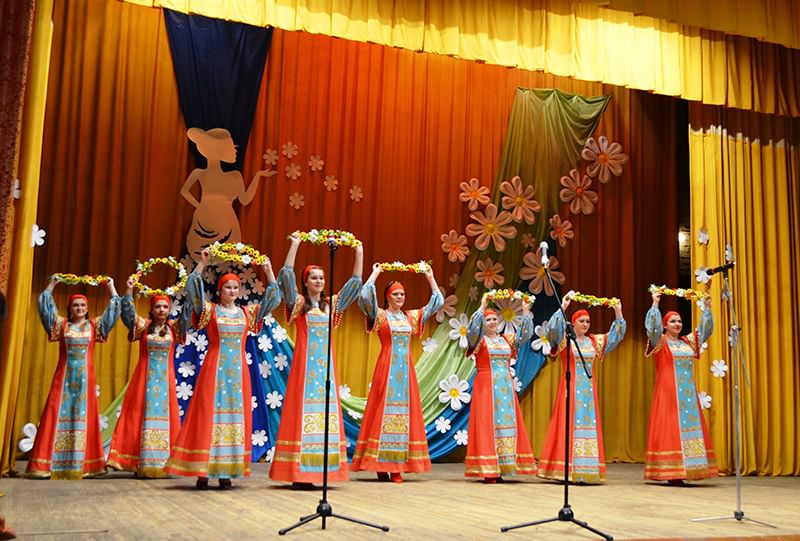 самодеятельность. истьинская средняя школа старожиловского района. дом художественной самодеятельности. дом художественной самодеятельности. самодеятельность театральная.