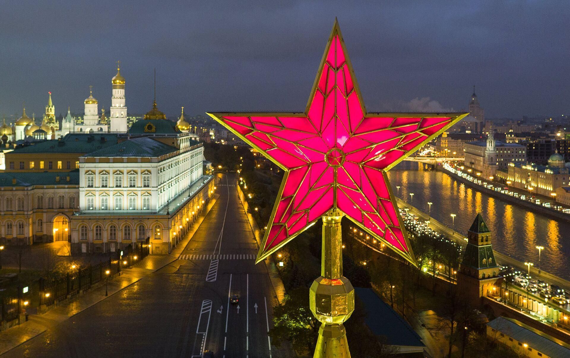 звезда красная площадь