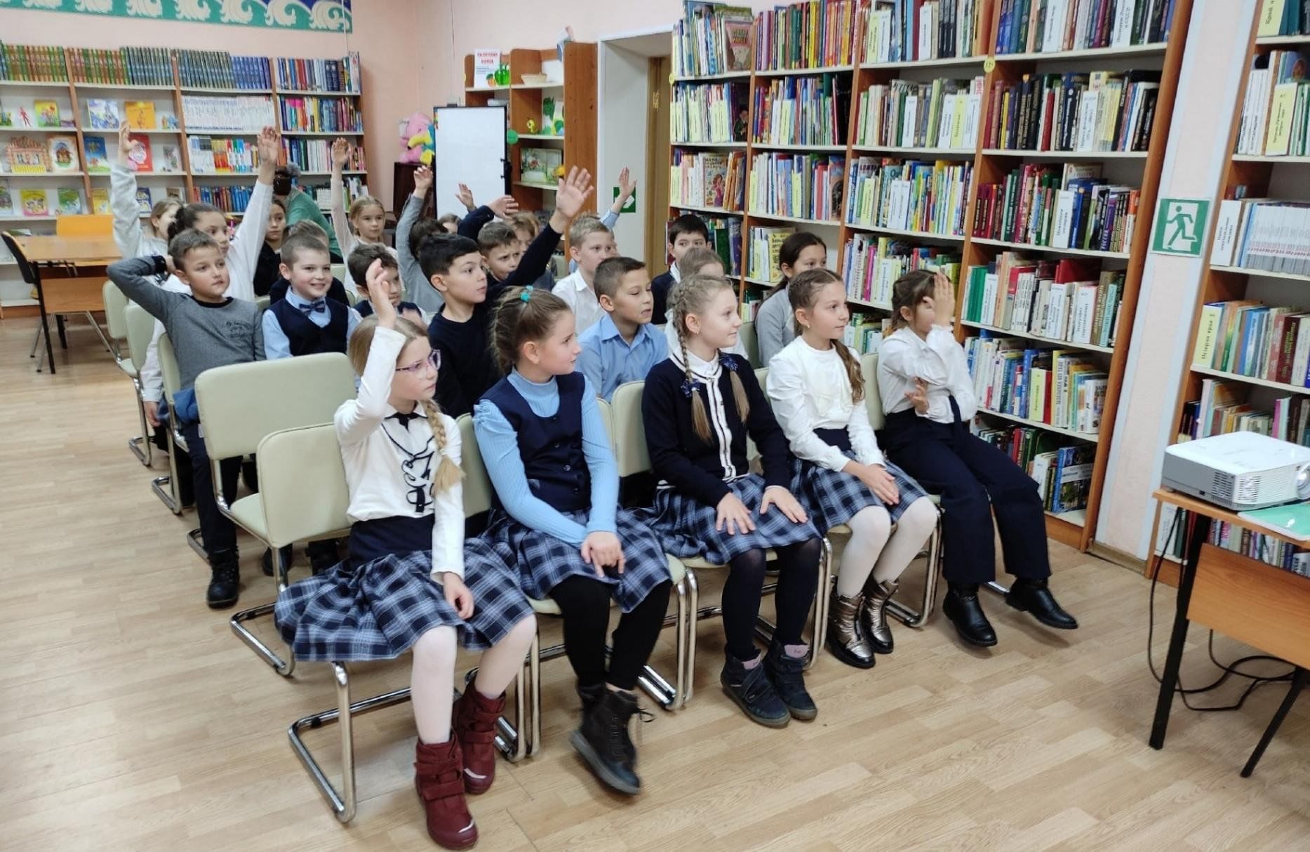 библиотечный урок в библиотеке. проведение библиотечных уроков в библиотеке. библиотечно-библиографические уроки. библиотечный урок в библиотеке для младших школьников. название библиотечных уроков.