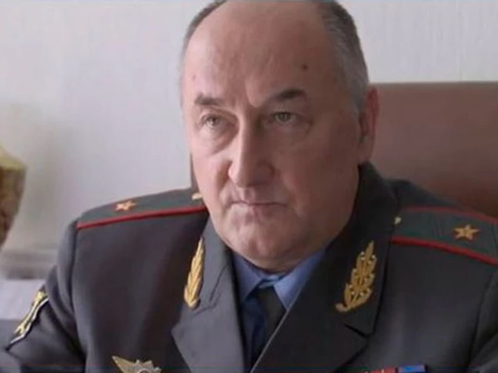 Борис Клюев в роли Алексея Мерзлякина в сериале Павла Симонова, Кирилла Капицы, Сергея Малюгова и Михаила Макаренко «Улицы разбитых фонарей» (2016–2018)