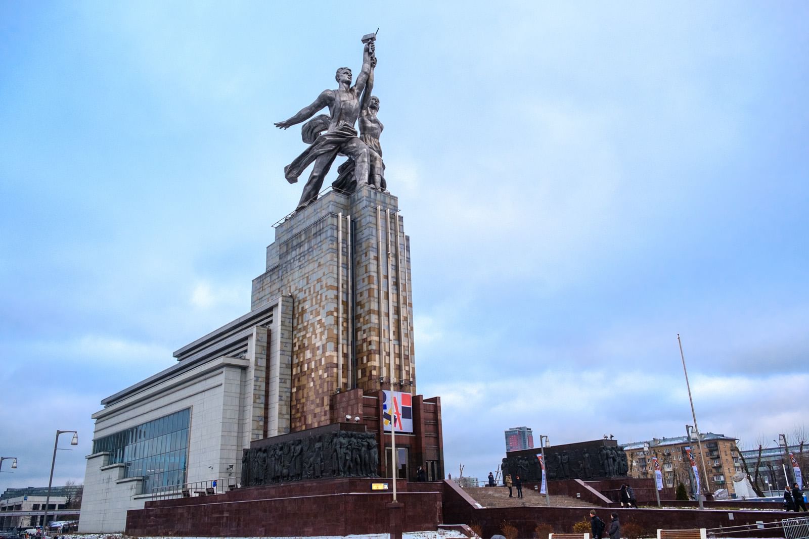 рабочий и колхозница в москве