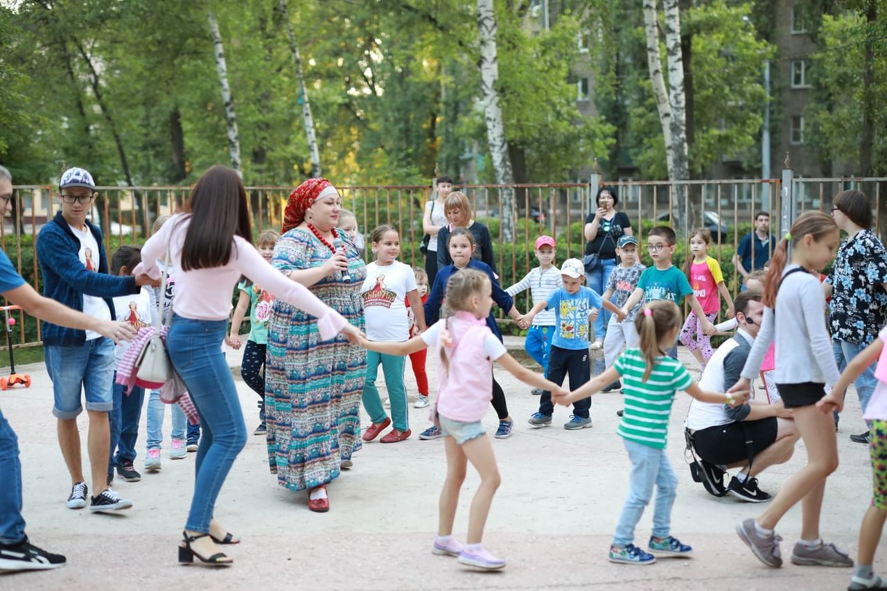 6 сентября. Парк Шинников Воронеж дискотека. Дискотека в парке. Детская дискотека на улице. Дискотека на открытом воздухе.