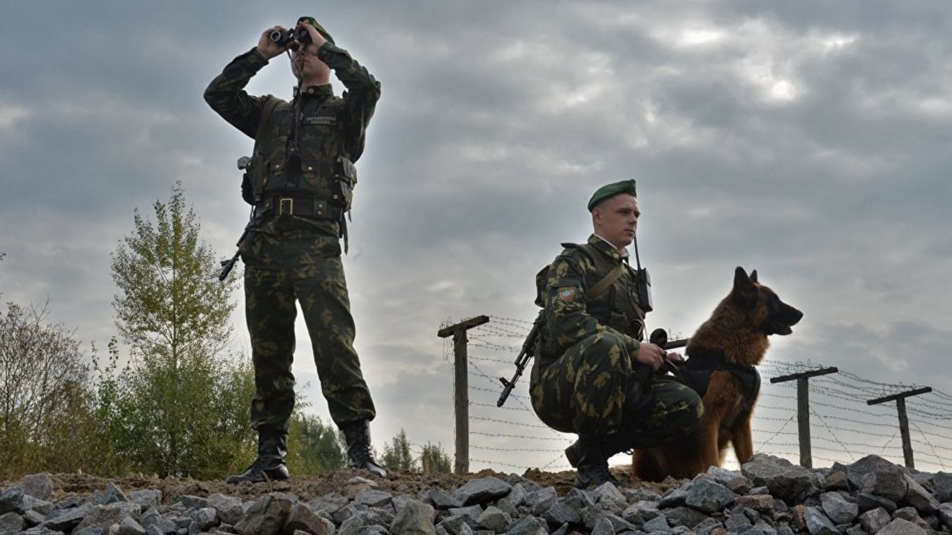 Фото пограничника с собакой на границе