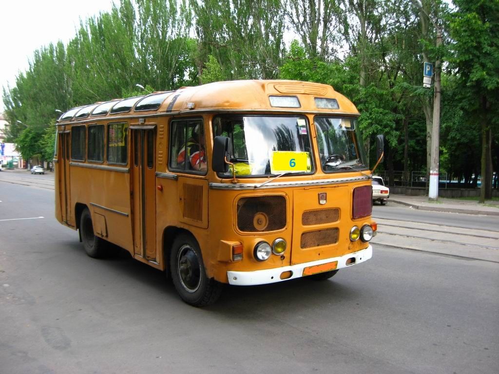 Советские автобусы. ПАЗ 672 школьный. ПАЗ-672 желтый. Старый пазик ПАЗ-672. ПАЗ 672 сломанный.