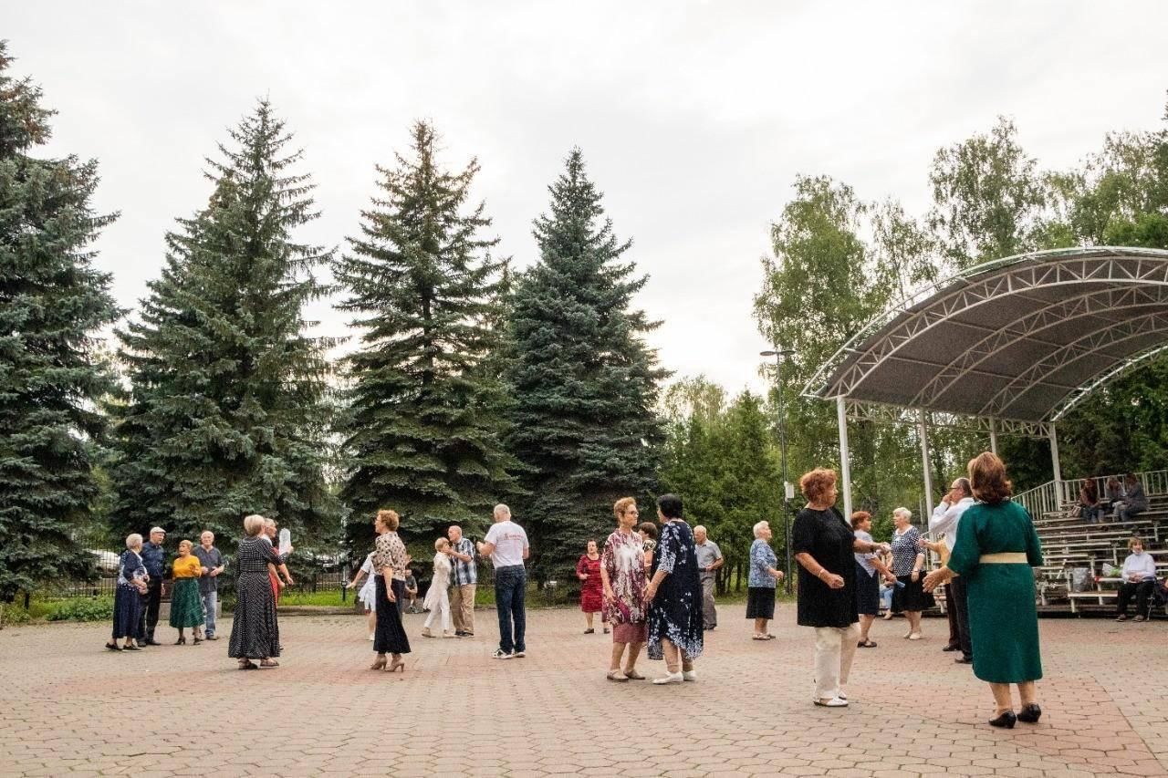 Домодедовский городской. Ретро танцы в Мытищах 2022 г в парке. Население Домодедово 2021. Ретро танцы во Владимире 2022 г в парке. Парк Победы Домодедовская.