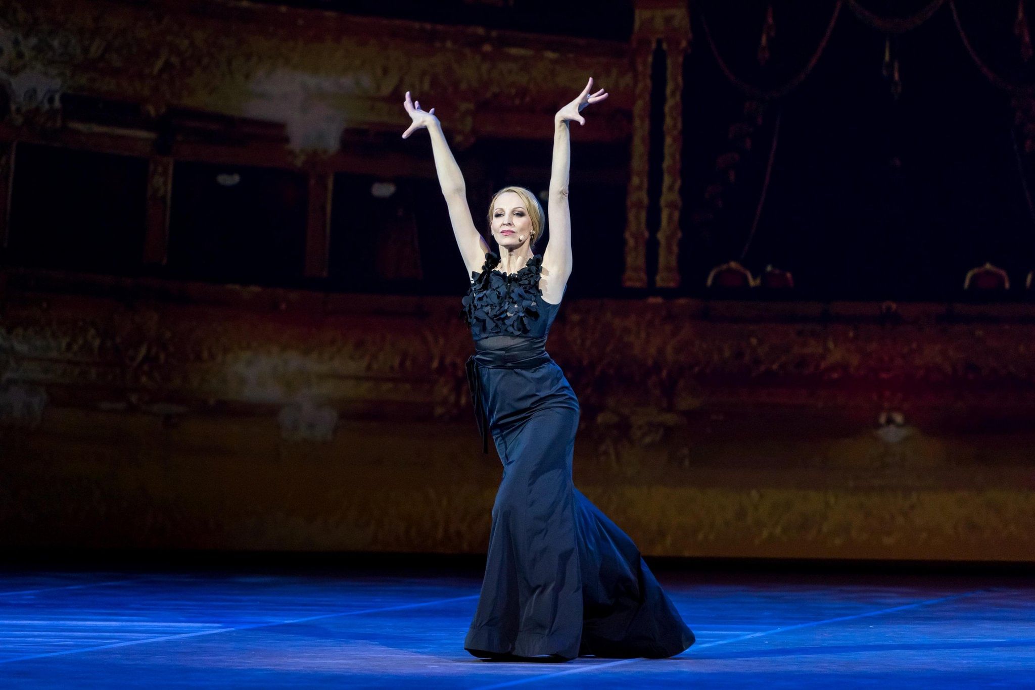 Где проходит юбилейный концерт. Где проходит юбилейный концерт. Юбилейный спб концерт. Ялта ск юбилейный. Зал свет зрители концерт.