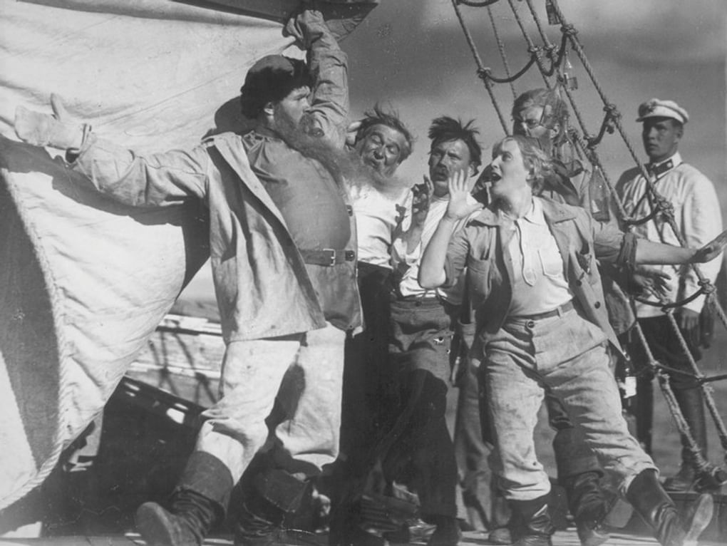 Кадр из музыкального художественного фильма Григория Александрова «Волга-Волга» (1938)