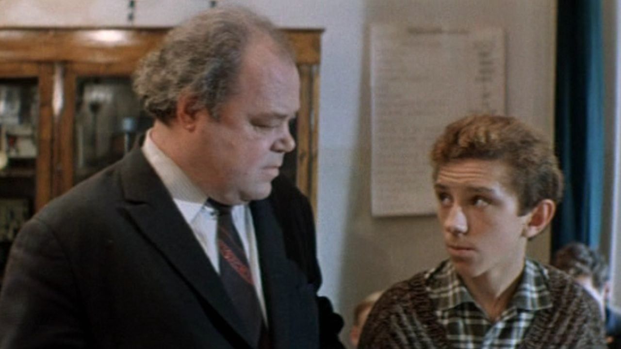 фильм 1972 максим никулин. знак точка с запятой. геннадий гладков точка точка запятая. точка точка запятая 6 букв. точка точка запятая книга отзывы.