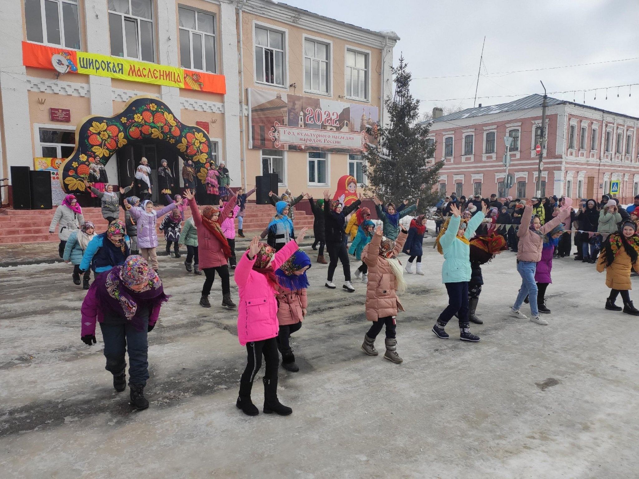 Когда масленица в 24г. Празднование Масленицы фото. Масленица на улице. Проводы зимы. Игровая программа проводы зимы.