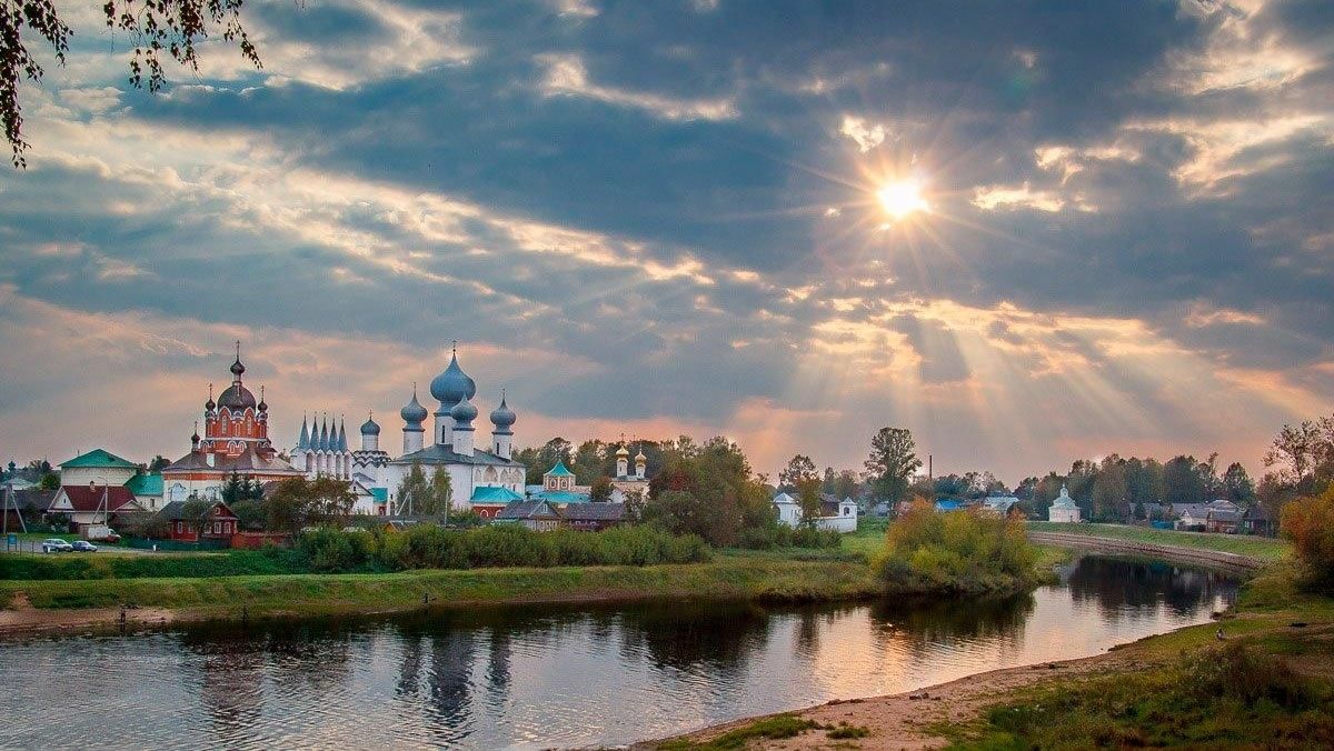 Тихвинский монастырь в Тихвине