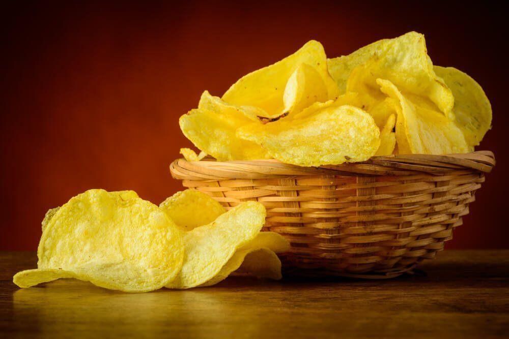 Картофельные чипсы в каком году придумали. Уильям Тэппенден чипсы. Джордж Крам чипсы. Картофельные чипсы. День рождения чипсов.