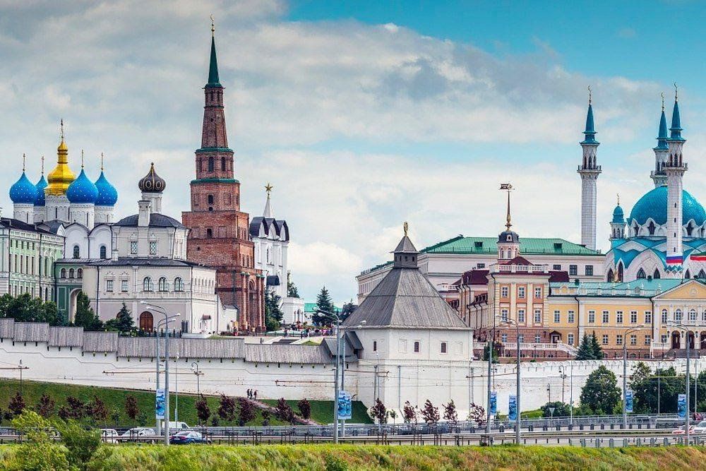 А также других городах. Музей-заповедник Казанский Кремль. Казанский Кремль Татарстан. Территория Кремля Казань. Белый Кремль Казань.