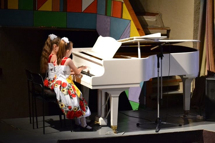 Концерты фортепианного отделения. Концерт фортепиано. Детский концерт пианиста. Фортепиано концерт дети. Выступление детей на пианино.