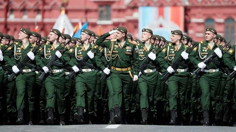 Рвсн сухопутные войска. Парадная форма мотострелковых войск РФ. Парадная форма РВСН. Мотострелковые войска парад.