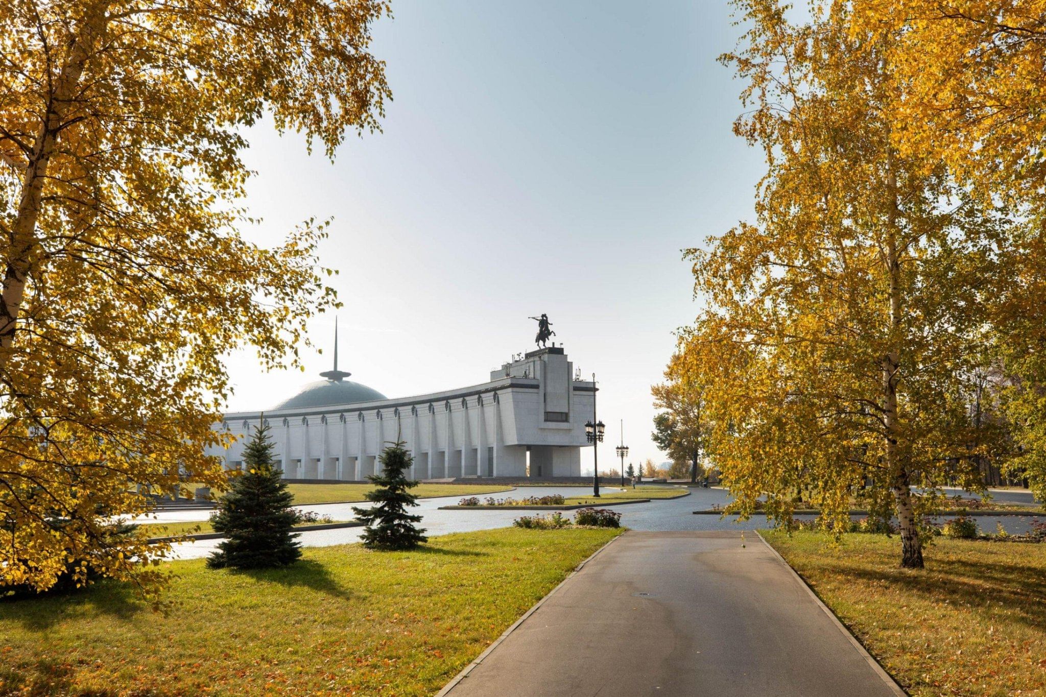 Музей либеров центр омск. Яр музей октябрь. Museumday. Серпухов музей. Археологический музей томского университета 1888.